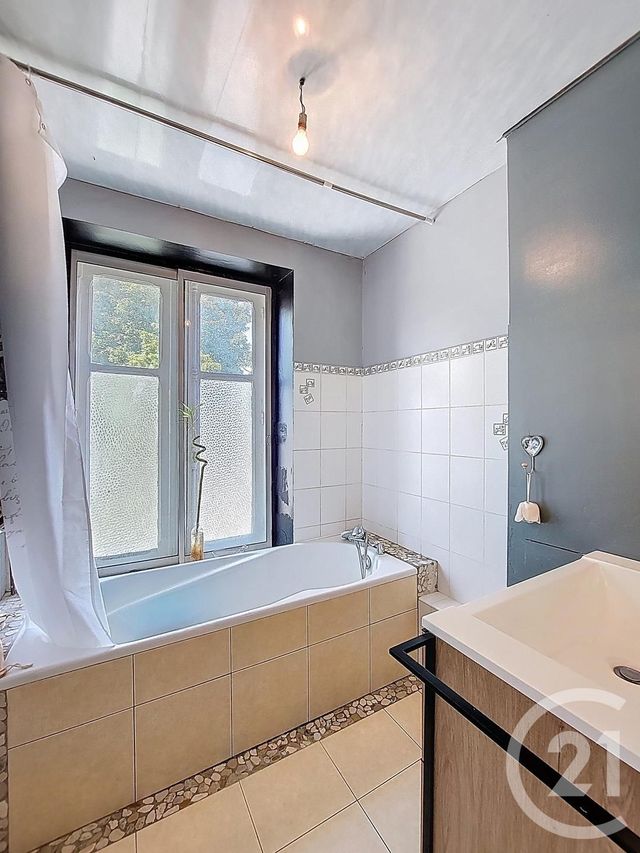 Appartement F3 à vendre - 3 pièces - 76.0 m2 - VITTEL - 88 - LORRAINE - Century 21 Les Portes D'Or