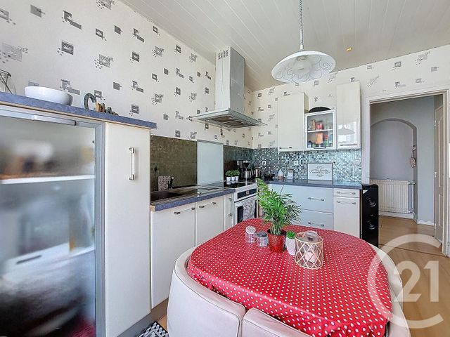 Appartement F3 à vendre - 3 pièces - 76.0 m2 - VITTEL - 88 - LORRAINE - Century 21 Les Portes D'Or