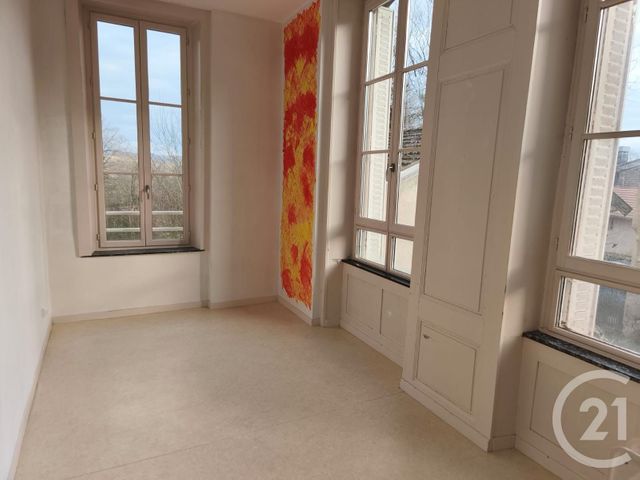 Appartement F4 à louer - 4 pièces - 98.0 m2 - MIRECOURT - 88 - LORRAINE - Century 21 Les Portes D'Or