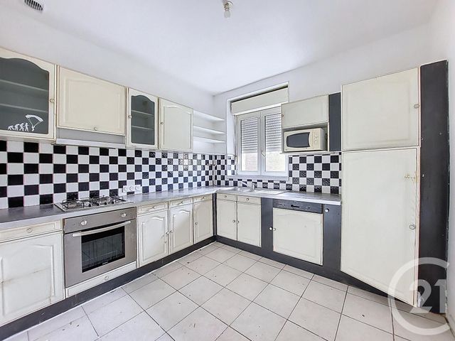 Appartement à vendre - 14 pièces - 250.5 m2 - MIRECOURT - 88 - LORRAINE - Century 21 Les Portes D'Or