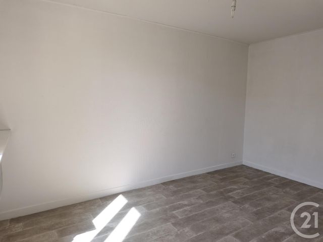 Appartement F1 à louer - 1 pièce - 19.0 m2 - VITTEL - 88 - LORRAINE - Century 21 Les Portes D'Or