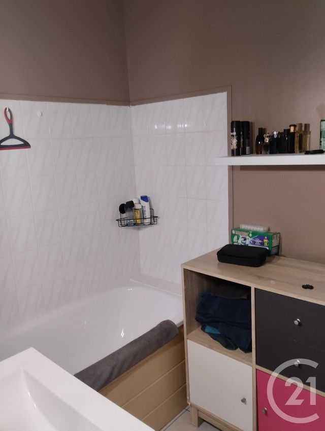 Appartement F4 à louer - 4 pièces - 74.9 m2 - VITTEL - 88 - LORRAINE - Century 21 Les Portes D'Or