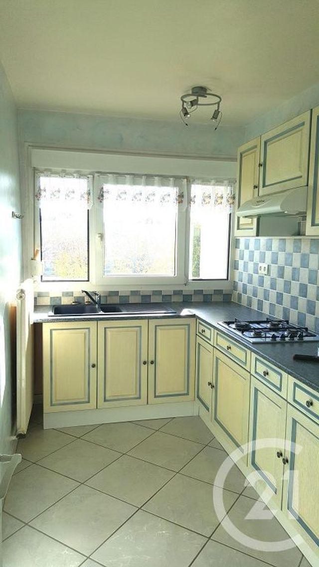 Appartement F4 à louer - 4 pièces - 74.9 m2 - VITTEL - 88 - LORRAINE - Century 21 Les Portes D'Or