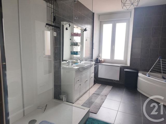 Appartement F5 à louer - 5 pièces - 127.0 m2 - VITTEL - 88 - LORRAINE - Century 21 Les Portes D'Or