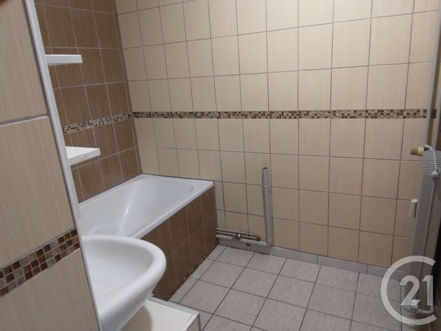 Appartement F4 à louer - 4 pièces - 75.0 m2 - VITTEL - 88 - LORRAINE - Century 21 Les Portes D'Or