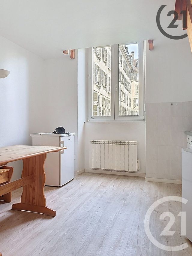 Appartement F1 à louer - 1 pièce - 23.6 m2 - VITTEL - 88 - LORRAINE - Century 21 Les Portes D'Or