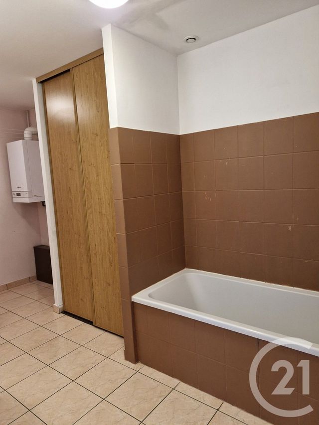 Appartement F3 à louer - 3 pièces - 76.0 m2 - AOUZE - 88 - LORRAINE - Century 21 Les Portes D'Or