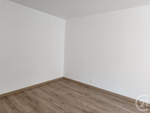 maison à louer - 5 pièces - 125.0 m2 - LA VACHERESSE ET LA ROUILLIE - 88 - LORRAINE - Century 21 Les Portes D'Or