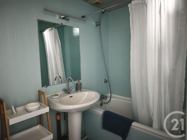 Appartement F1 à louer - 1 pièce - 23.99 m2 - VITTEL - 88 - LORRAINE - Century 21 Les Portes D'Or
