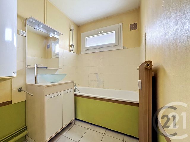 Appartement F4 à vendre - 4 pièces - 65.45 m2 - VITTEL - 88 - LORRAINE - Century 21 Les Portes D'Or