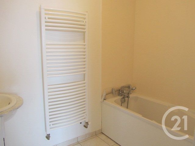 Appartement F3 à louer - 3 pièces - 90.0 m2 - MIRECOURT - 88 - LORRAINE - Century 21 Les Portes D'Or